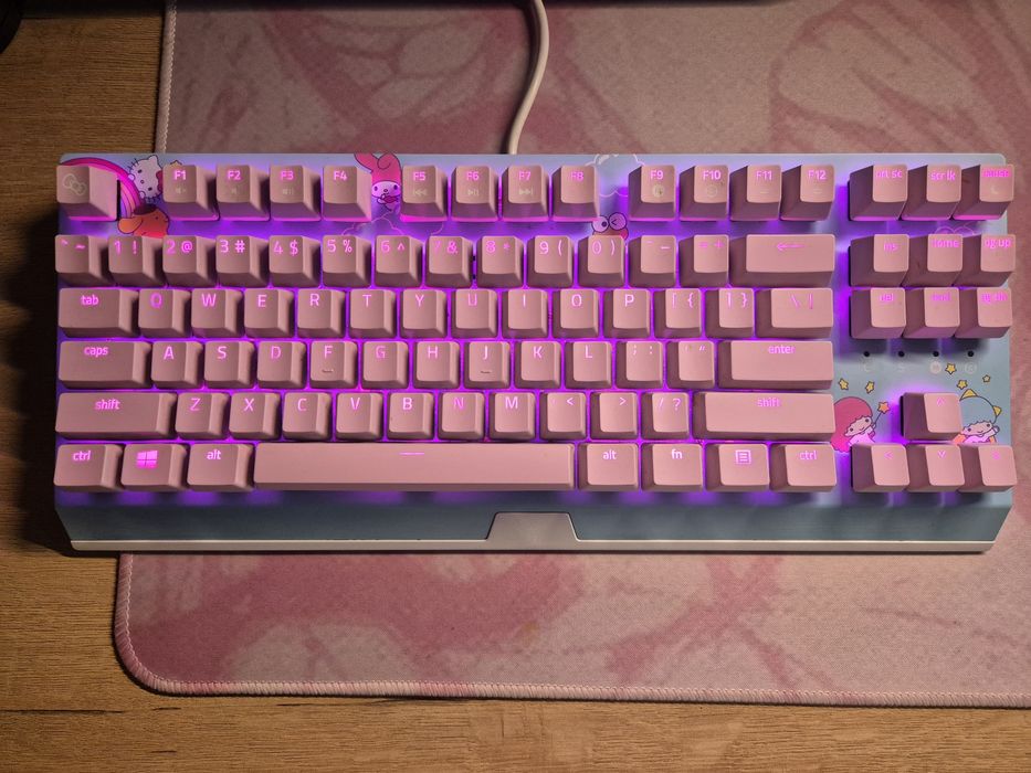 Продаю клавиатуру Razer Hello Kitty Edition