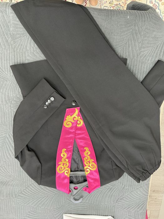 Продам мужской костюм