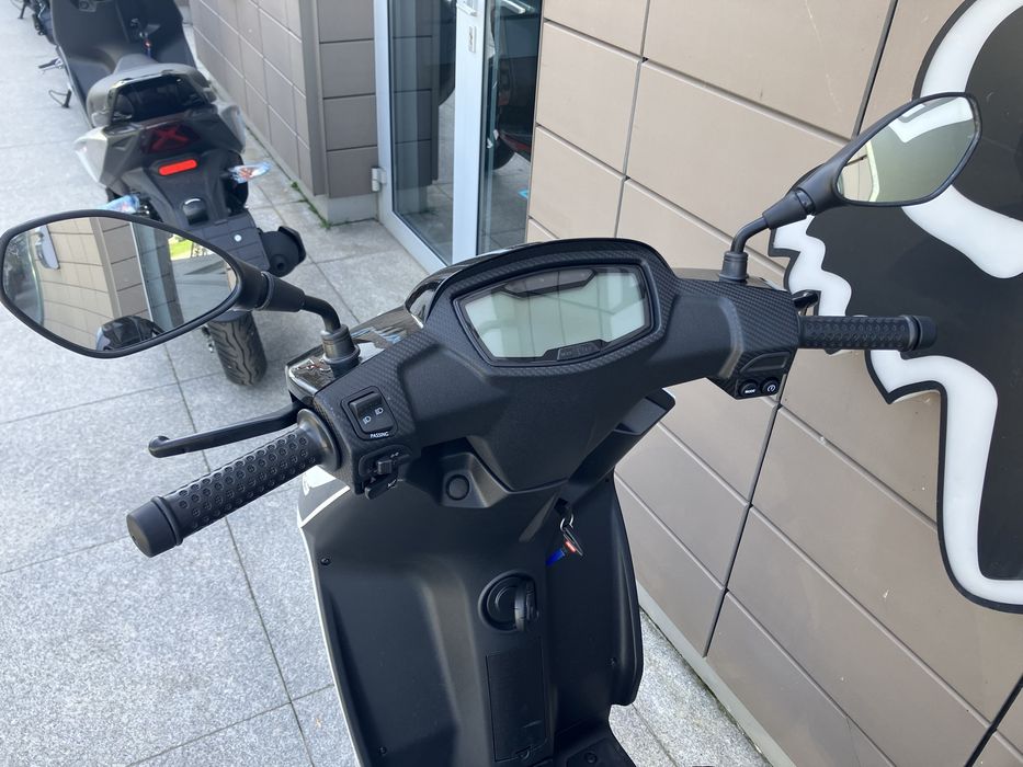 Aprilia SR 125 - NOU
