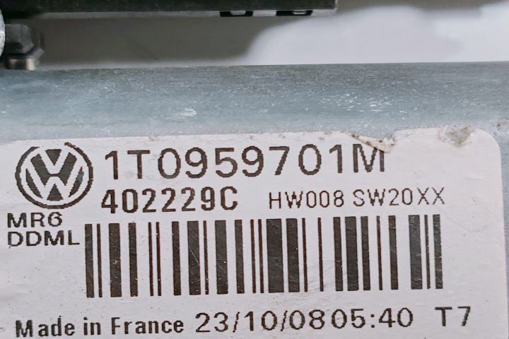 Motoras Macara  stanga fata 1T0959701M Volkswagen VW Caddy a 3-a gene