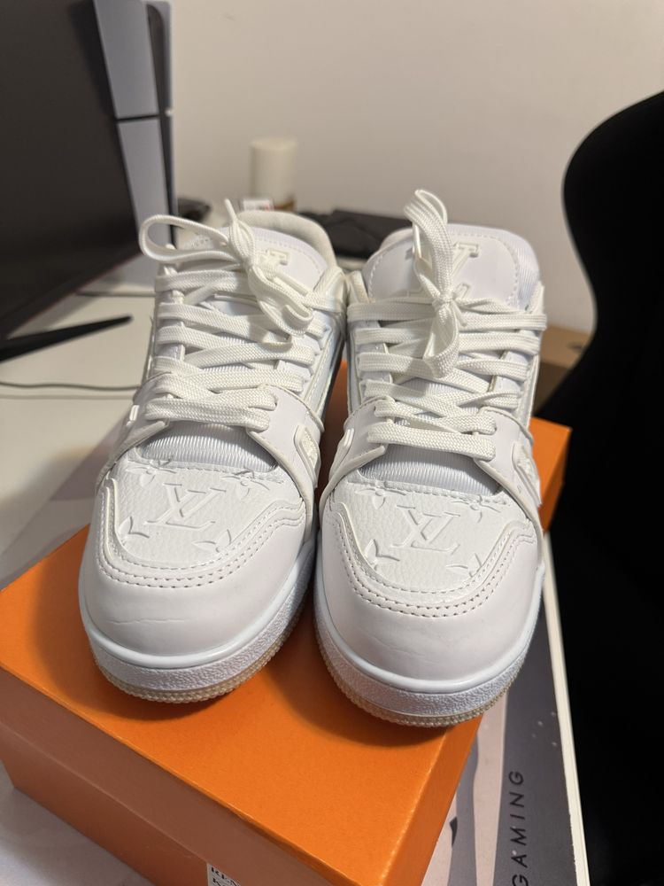adidasi louis vuitton max