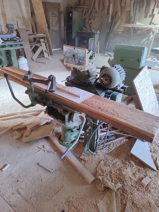 Fuganka, reysmus va boshqa stanoklar sotiladi