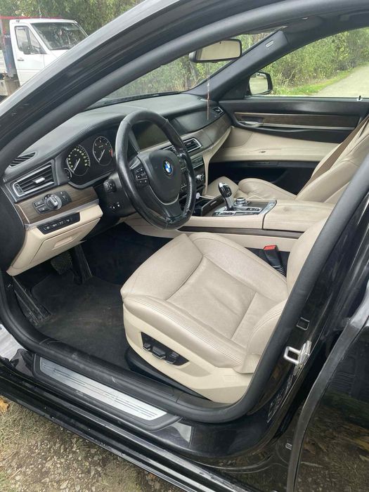 BMW 740d xDrive – 3.0 Bi-Turbo Diesel – 306 CP –