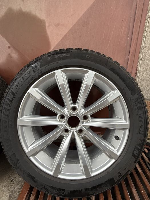 Продавам джанти с гуми 17”
