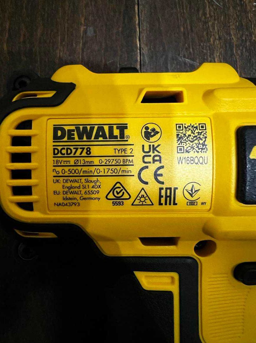 Комплект Ударен винтоверт безчетков DeWALT DCD778N с батерии и зарядно