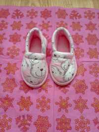 Pantofiori pentru fetițe-marime 21-Noi și nefolosiți.