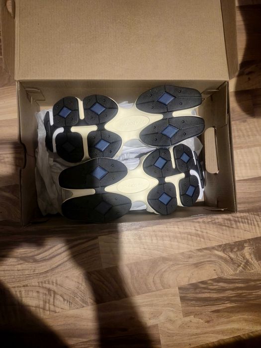 Vand adidasi  New Balance