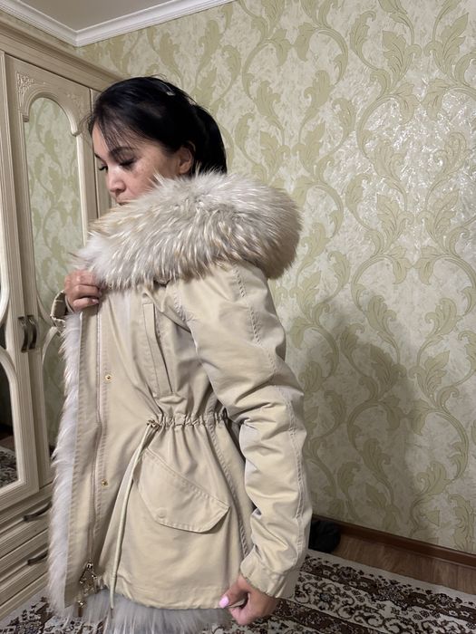 Продам верхнюю одежду женскую