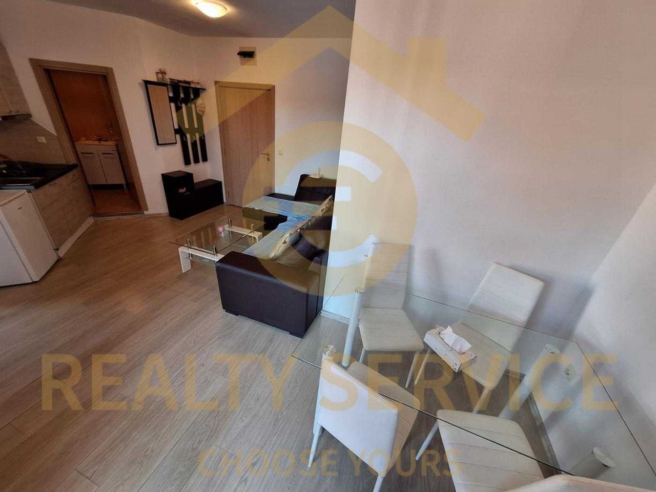 Продава се Двустаен апартамент в к.к. Слънчев бряг - 50 кв.м за 1160 €/кв.м - Снимка #2