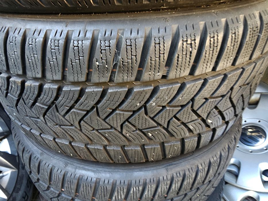 Cauciucuri 225 40 18