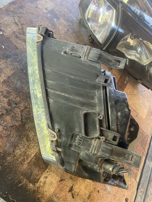 Десен фар за форд фокус