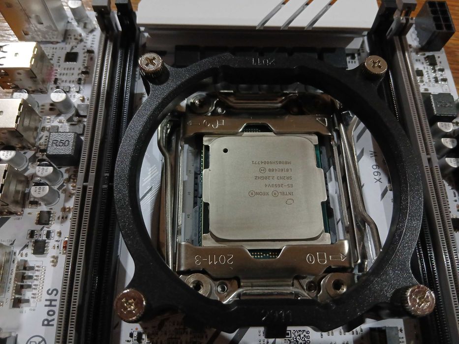 Kit Intel "i9" cu 12c/24t - alb