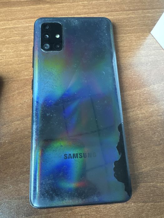 Продам телефон самсунг А51