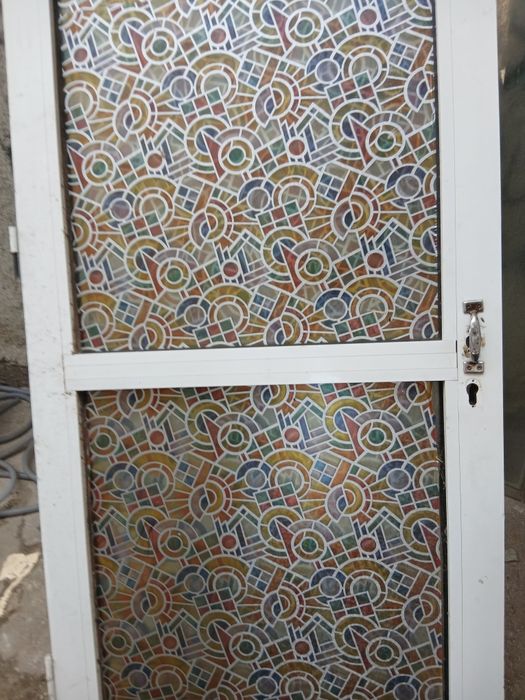 Vând ușa aluminiu