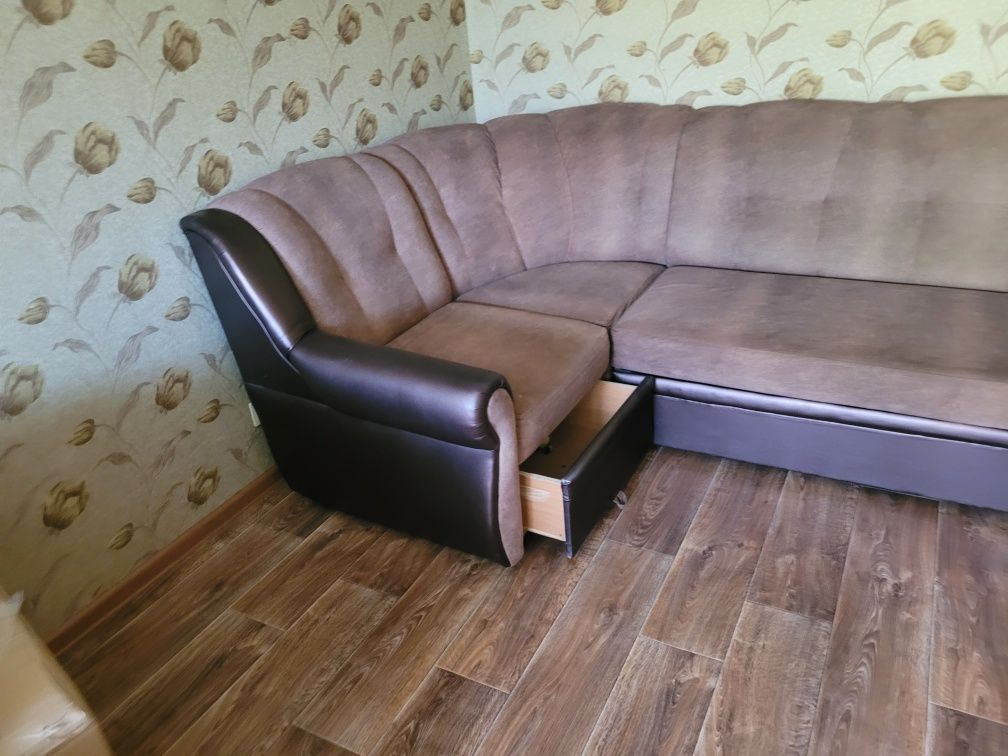 Продаётся угловой диван