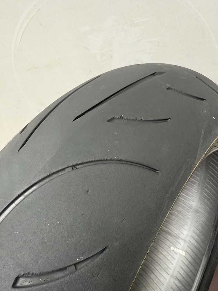200/55/17 Metzeler m9rr dot 2024