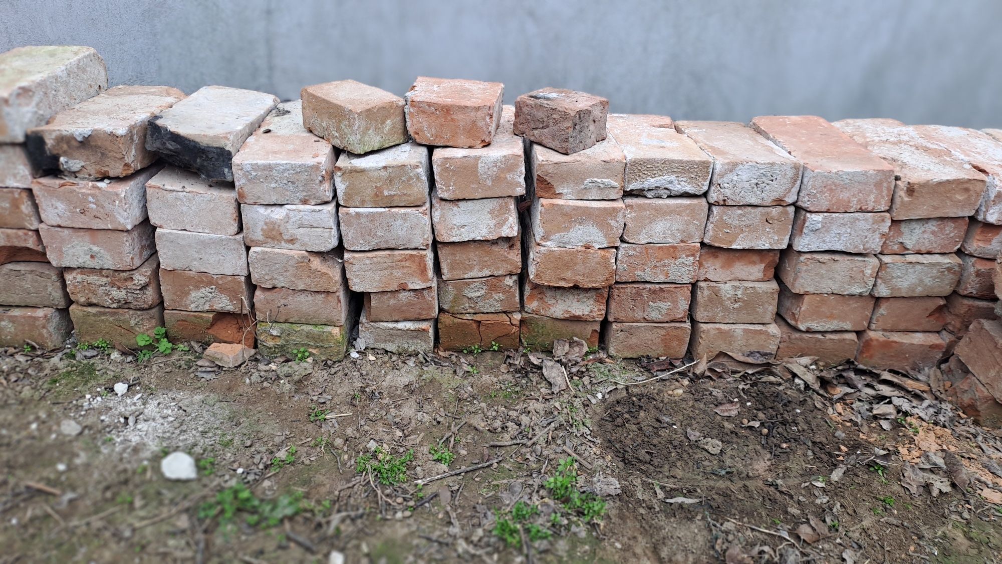 Vind caramida stare buna. Se poate folosi la zidărie gratare hornuri e