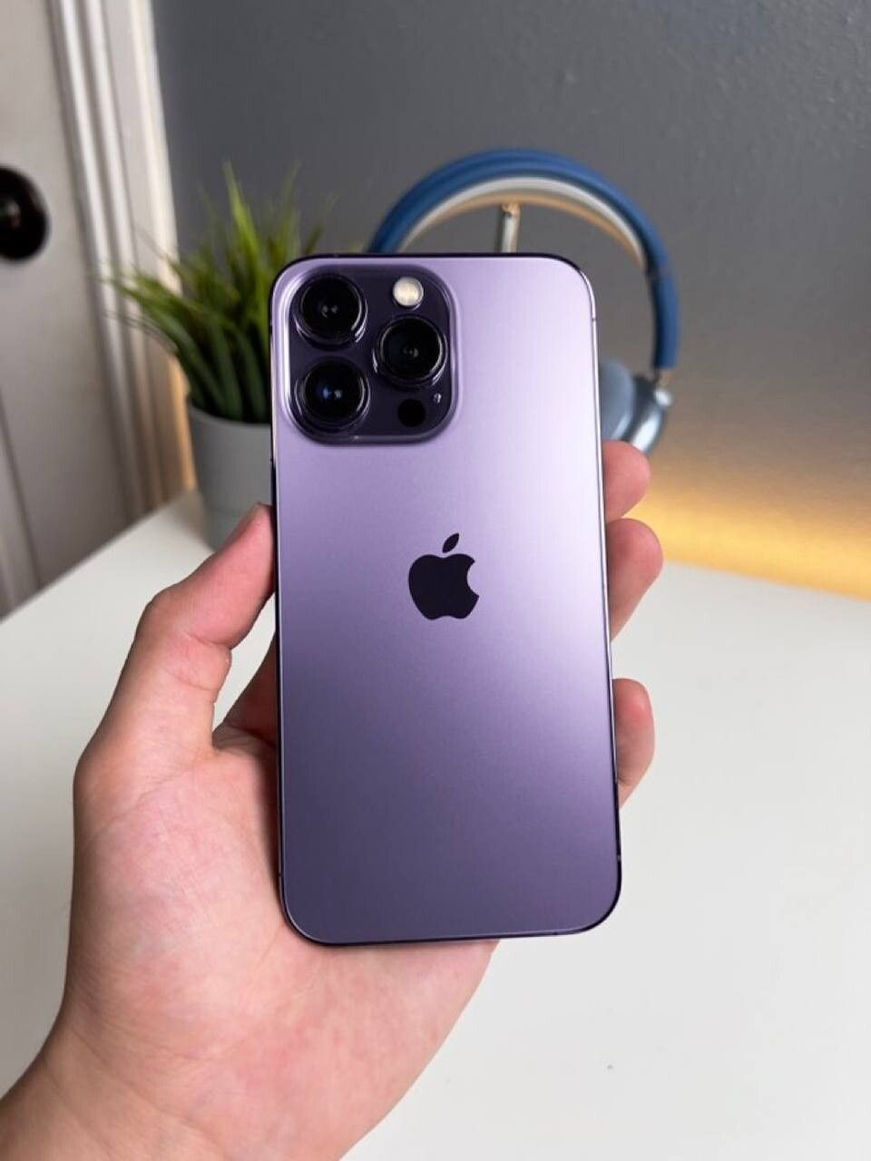 iPhone 14 pro purple