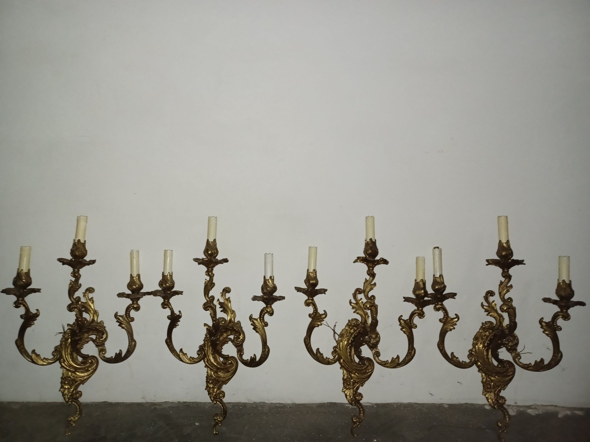 Patru candelabre  antice de perete din bronz masiv