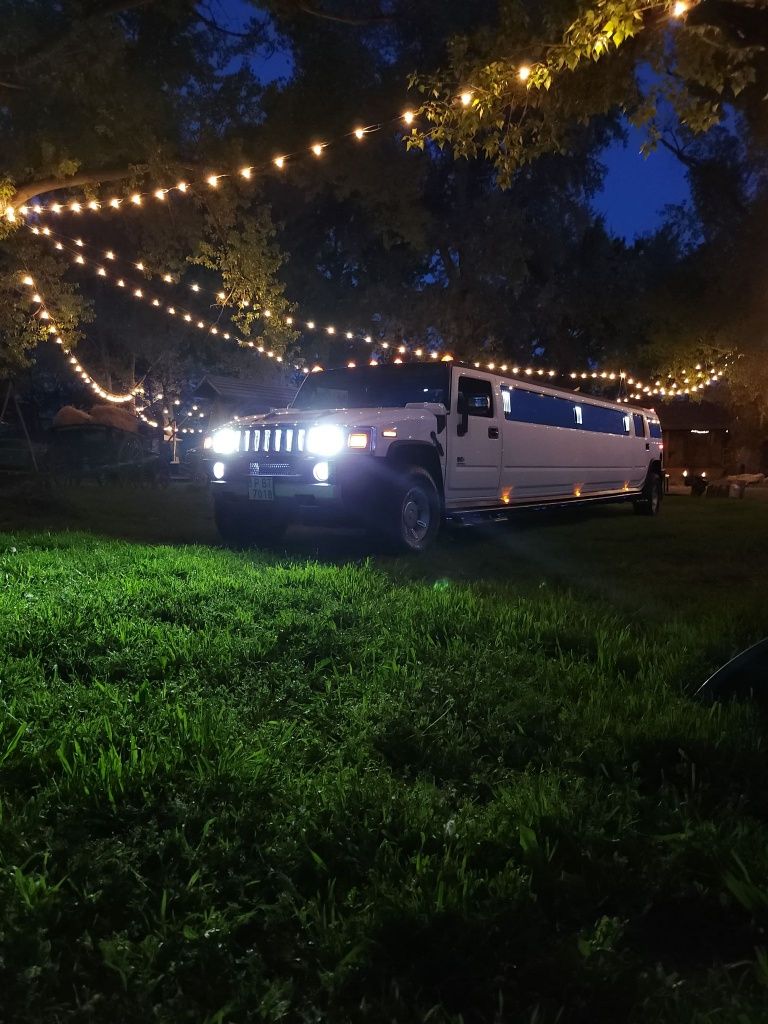 Limuzina De Închiriat Hummer H2  20persoane