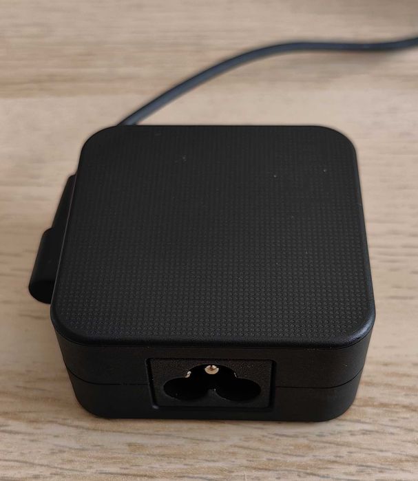 Зарядно ASUS ADP-10280 45W