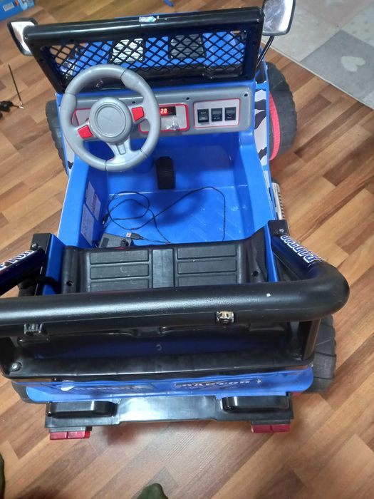 Masina electrica cu telecomanda