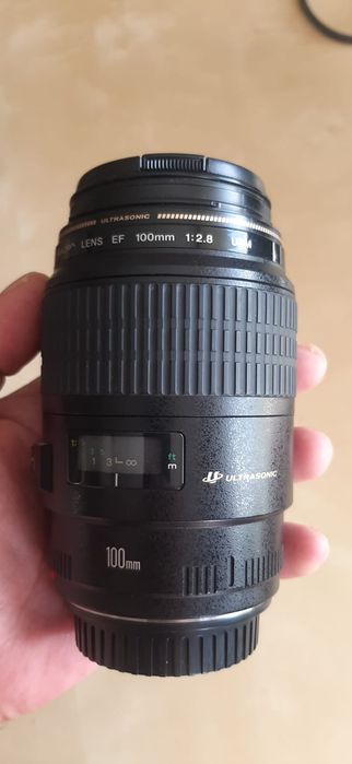 Canon Ef 100mm macro 2.8