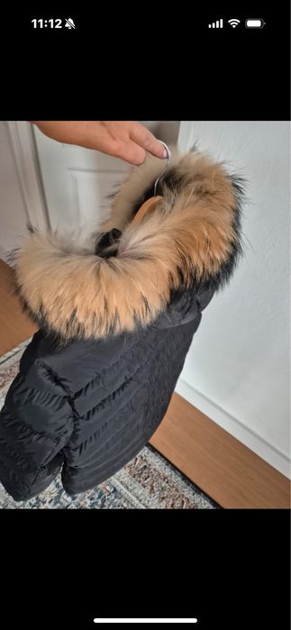 Geacă Moncler măsura 38 cumparată de pe Vinted. Geaca este impecabilă.