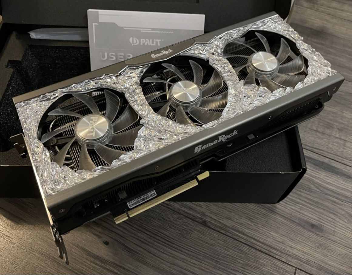 Продавам nvidia RTX 3080Ti