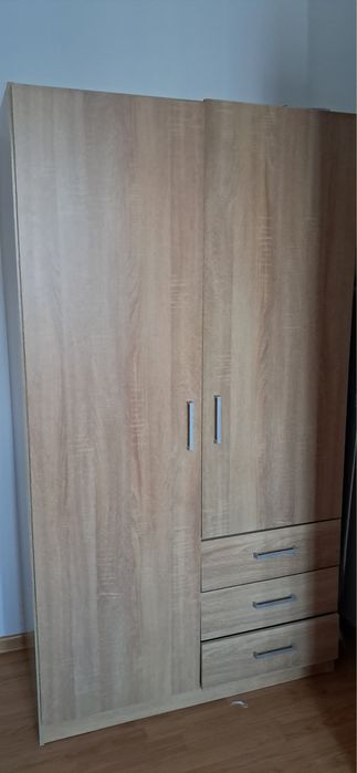 Dulap Jysk cu usi si 3 sertare