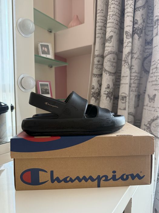 Черни сандали- Champion НОВИ!