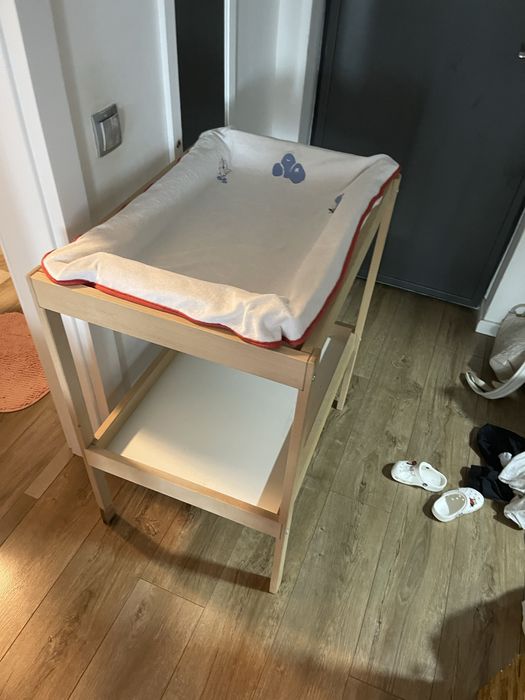 Masuta de schimbat bebe