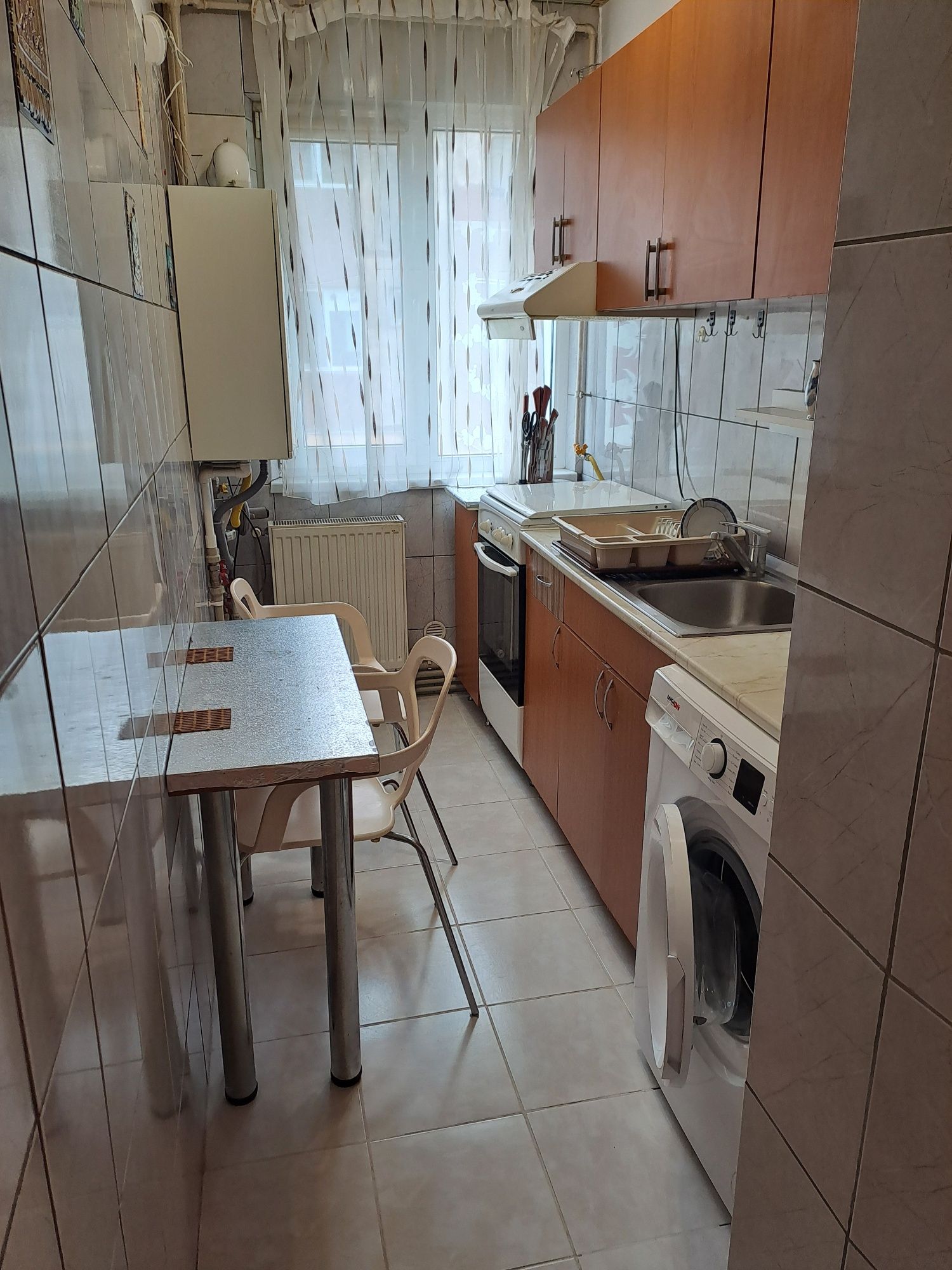 Închiriez apartament 2 camere