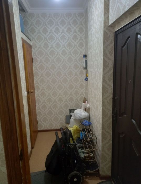 1/4/4чиланзар 2 продаётся квартира