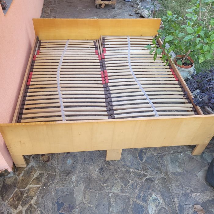 Vand pat de dormitor