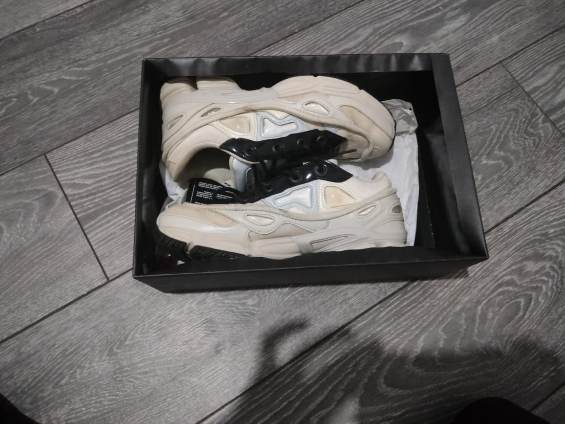 Кроссовки Adidas × Raf simons