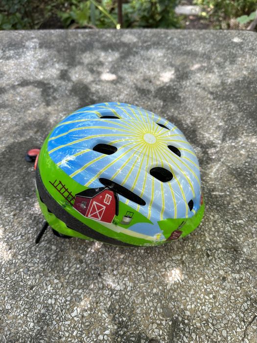 Aripioare, casti si un sort de fete