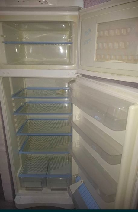 Холодильник б/у рабочий