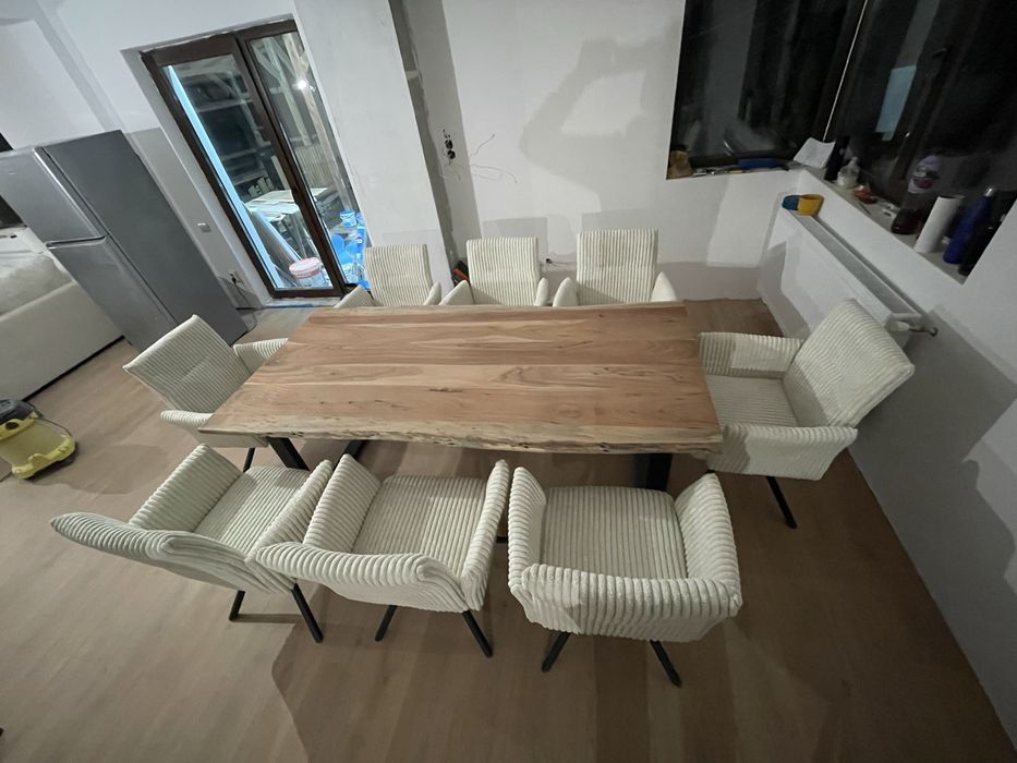Set masa lemn masiv cu scaune rotative