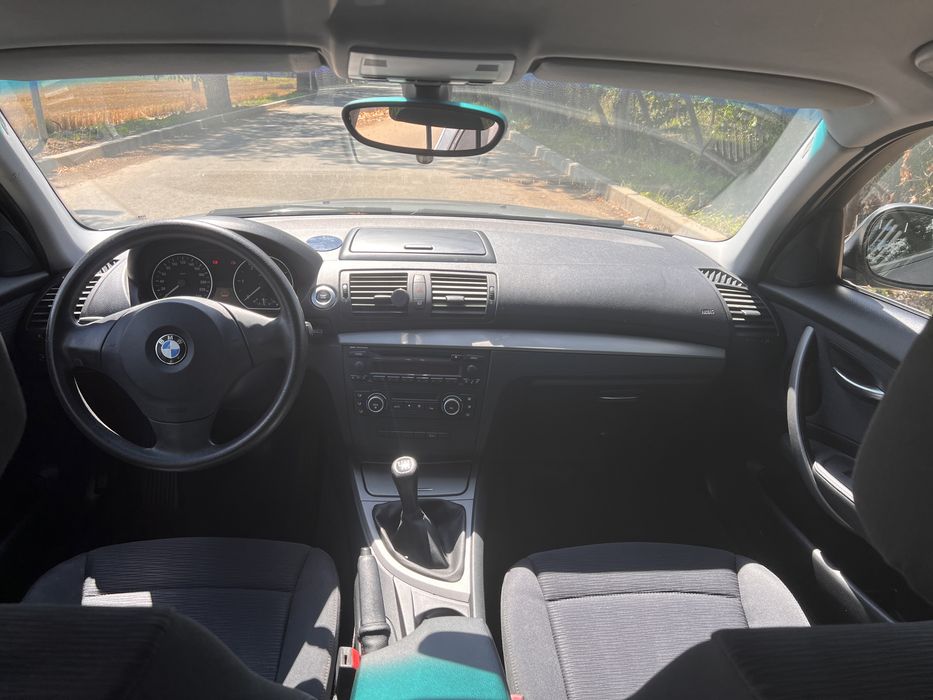 BMW Seria 1 e87 118d 2010 143cp