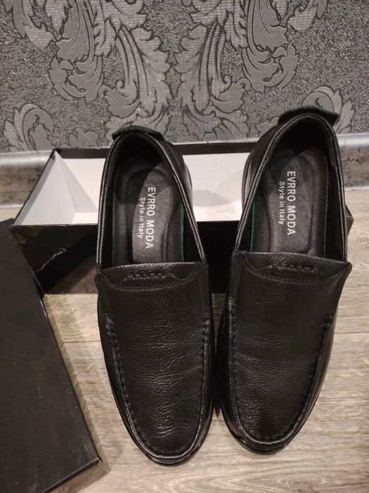 Продам лоферы кожаные мужские