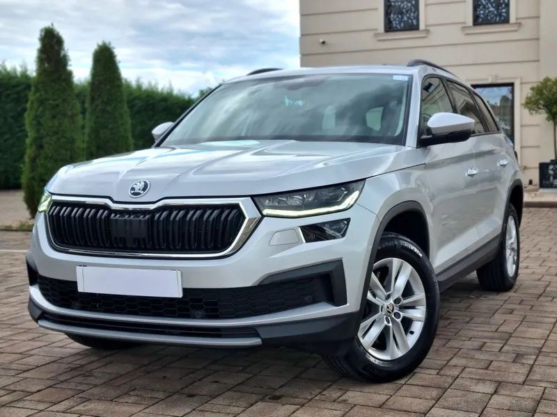 Skoda Kodiaq AN: 2021 / 7 LOCURI / 2.0TDI DSG7 / ACC+/ Camera Spate / SIDE ASSIST