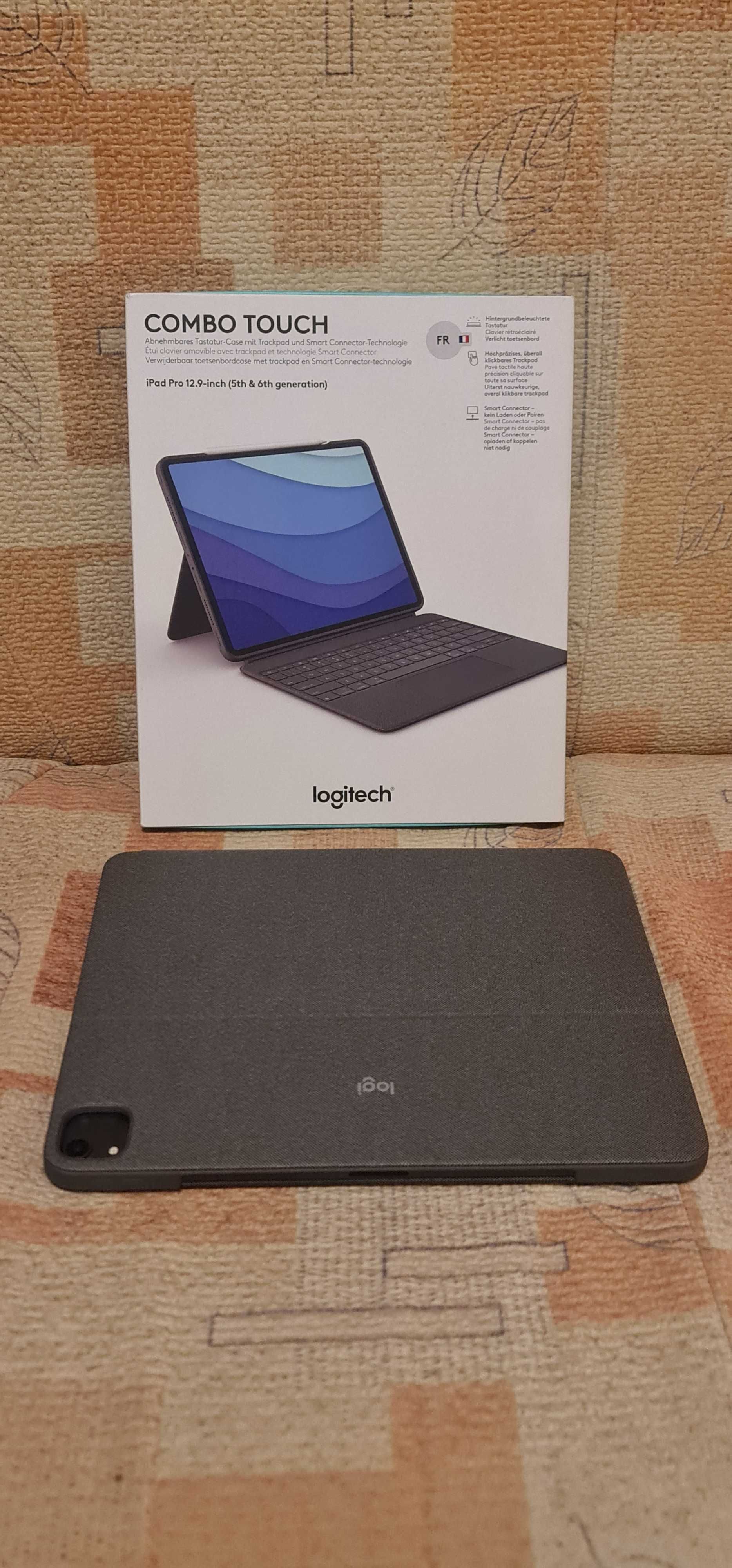 Husa Logitech Combo Touch- iPad Pro 12.9" (5th and 6th generation)