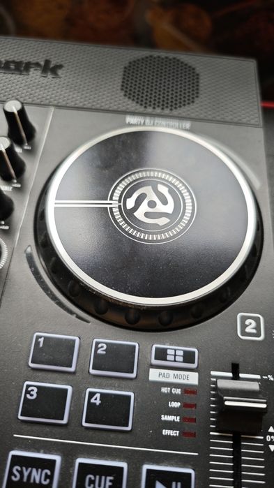 Dj пулт миксер Numark Party Mix Live DJ контролер