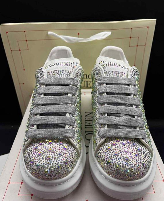 Сникърси Alexander Mcqueen в два цвята.