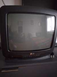 Телевизор LG с малък екран
