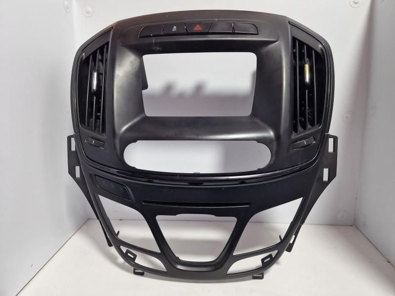 Consola centrala rama bord ecran Opel Insignia facelift