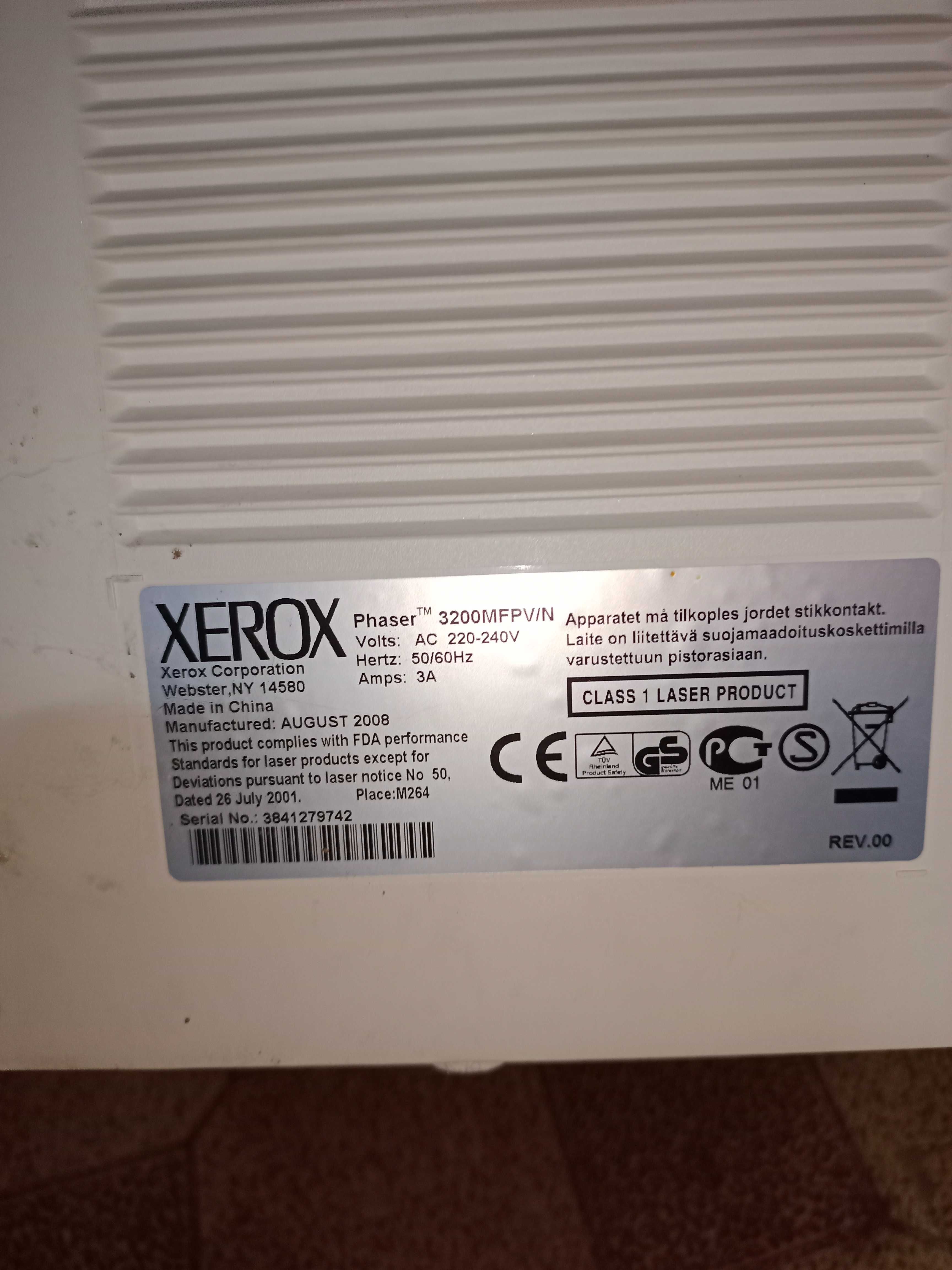 Продам Xerox Phaser 3200MFP не включаеться на запчасти