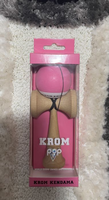Vand Kendama Krom Pop roz