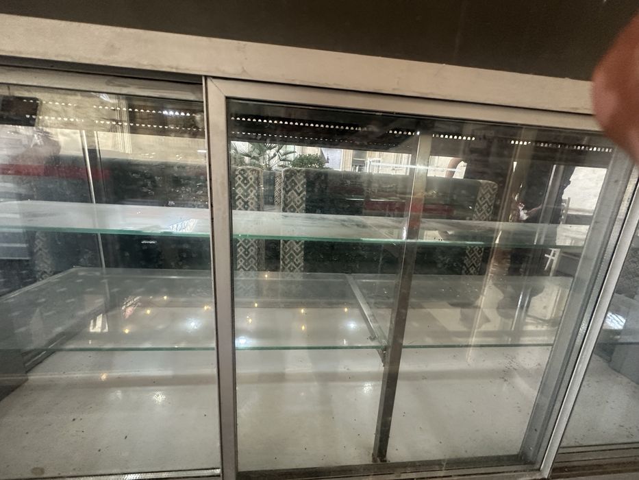 Vitrina sotiladi xolati alo